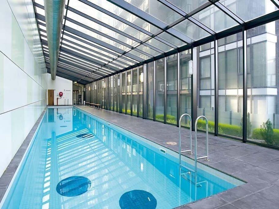 3BR Apartment at Victoria Tower Southbank Melbourne Eksteriør billede