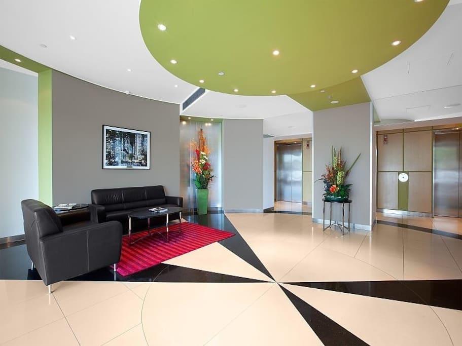 3BR Apartment at Victoria Tower Southbank Melbourne Eksteriør billede