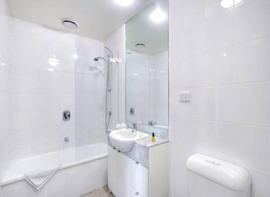 3BR Apartment at Victoria Tower Southbank Melbourne Eksteriør billede